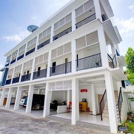 Oyo 3279 Joy Residence Samarinda Exterior foto